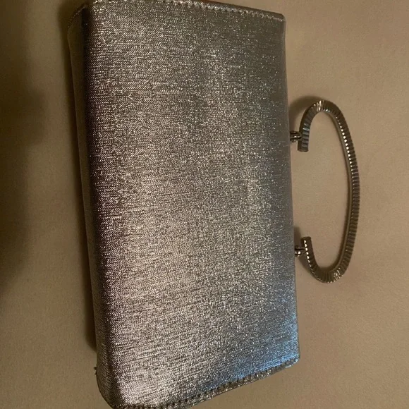 Shimmering Silver evening bag with Textured Metallic Sheen - Picture 2 of 2